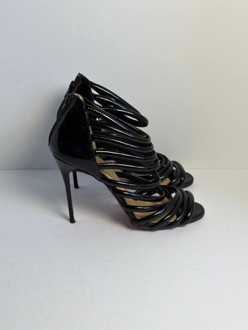 Christian Louboutin Manovra 70 Black Patent Leather Strappy Sandal Heels Size 39